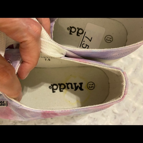 Mudd Ladies Beyley Tie Dye Pink Lace Up Sneakers - NWOT - 7 1/2 - Picture 4 of 10